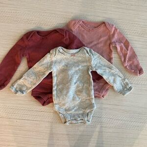 BUNDLE 3 newborn long sleeve onesies